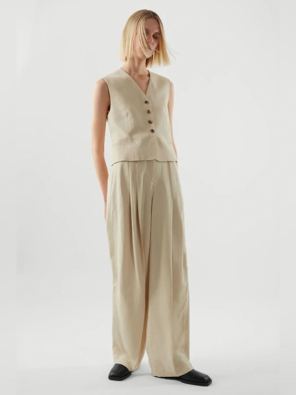 COS Relaxed Wide Leg Pleated Tailored Trousers Beige Size 4 NWT